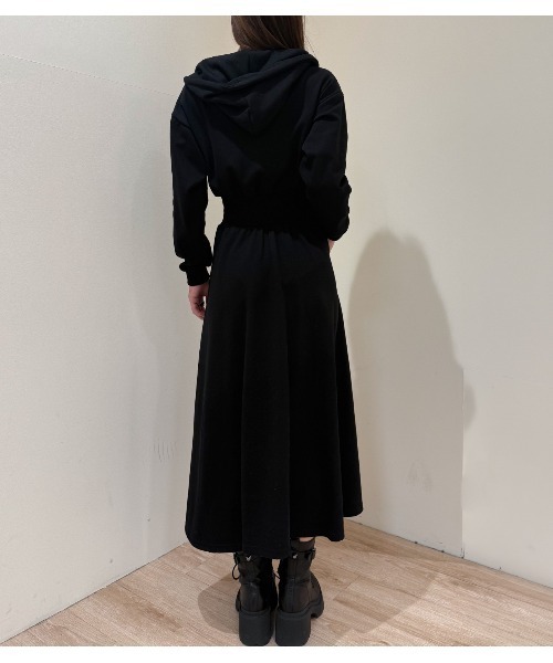 Desert Rose(デザートローズ)の「【DESERT ROSE/デザートローズ】スウェットジップアップフーディーワンピース(ワンピース・レディース・グレー/ブラック・FREE)」の7枚目の写真