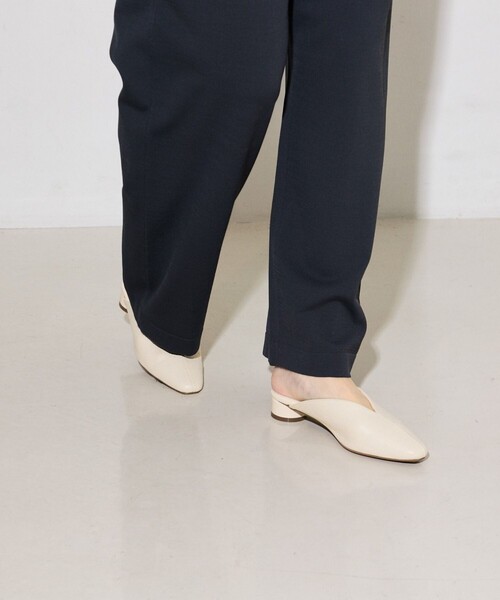 Au BANNISTER（オゥバニスター）の「【販売店舗限定】センターシームミュール（サンダル・レディース・ブラック/アイボリー/その他・S/M/L）」の20枚目の写真