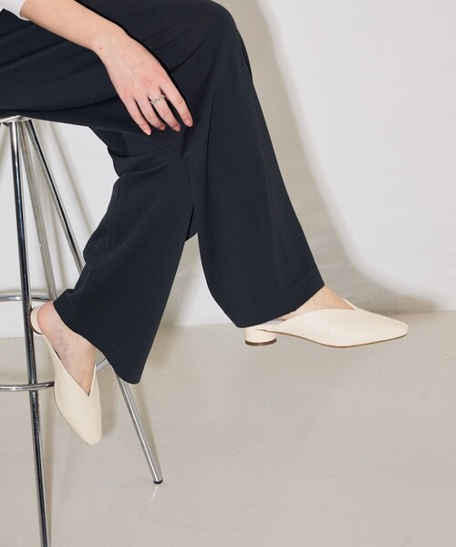 Au BANNISTER（オゥバニスター）の「【販売店舗限定】センターシームミュール（サンダル・レディース・ブラック/アイボリー/その他・S/M/L）」の19枚目の写真