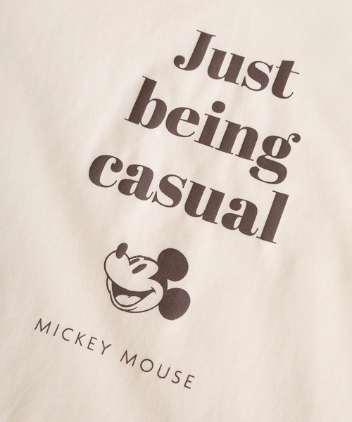 Disney(ディズニー)の「【71】【Disney/ディズニー】ミッキーマウス/くまのプーさん ショート丈 裾ラウンド クルーネックTシャツ/接触冷感/レディース(Tシャツ/カットソー・レディース・チャコールグレー/クリーム/グレイッシュベージュ/サックスブルー・M/L)」の9枚目の写真