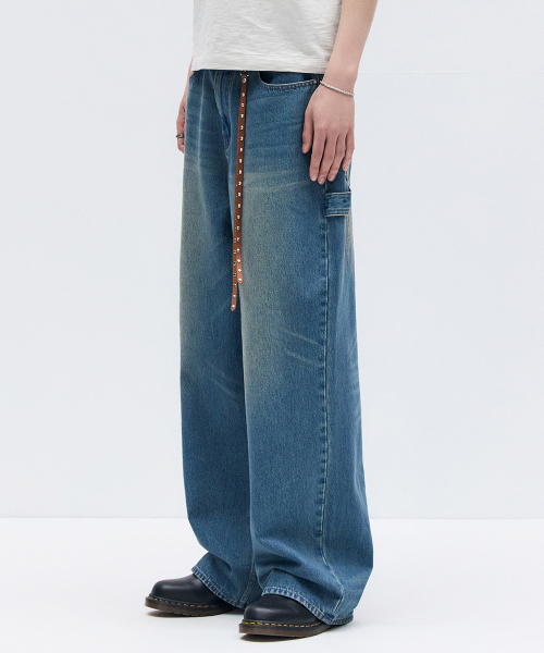 MAISON MINED(メゾンミネド)の「BACK-POINT DENIM PANTS MID BLUE(デニムパンツ・メンズ・その他・SMALL/MEDIUM/LARGE)」の8枚目の写真