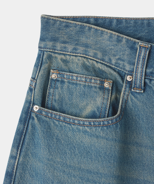 MAISON MINED(メゾンミネド)の「BACK-POINT DENIM PANTS MID BLUE(デニムパンツ・メンズ・その他・SMALL/MEDIUM/LARGE)」の13枚目の写真