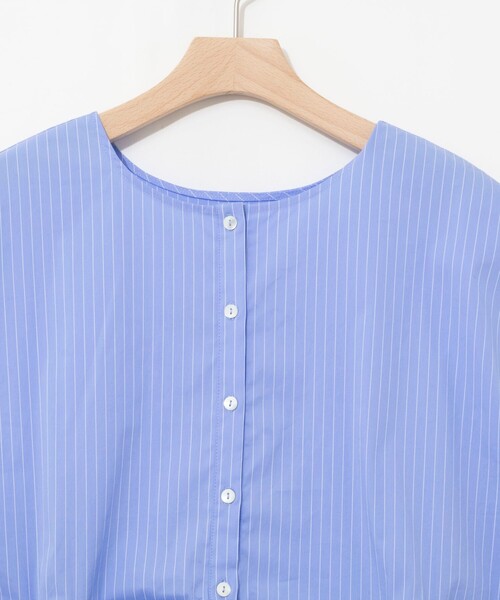 NOLLEY’S(ノーリーズ)の「ウオッシャブルペプラムフリル2WAY半袖ブラウス(シャツ/ブラウス・レディース・ブルー系その他3/オフホワイト/ネイビー・FREE)」の5枚目の写真