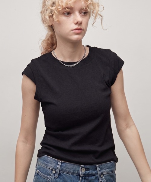 uchi.(ウチ)の「キャップスリーブカットソートップスTシャツ(Tシャツ/カットソー・レディース・ベージュ/ブラック/グレー/アイボリー・FREE)」の3枚目の写真