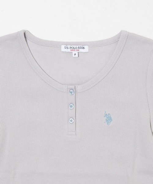 U.S. POLO ASSN.(ユーエスポロアッスン)の「∴WEGO/【WEB限定】U.S. POLO ASSN.別注ヘンリーネックT(Tシャツ/カットソー・レディース・ライトグレー/アイボリー/ライトピンク/ネイビー・FREE)」の6枚目の写真