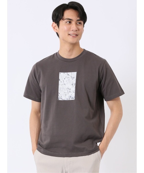 TAKA-Q(タカキュー)の「綿100% コットン 天竺 フォト プリント クルーネック 半袖 Tシャツ メンズ(Tシャツ/カットソー・メンズ・カーキ/アイボリー/グレー系その他2/オリーブ・MEDIUM/LARGE/X-LARGE)」の2枚目の写真