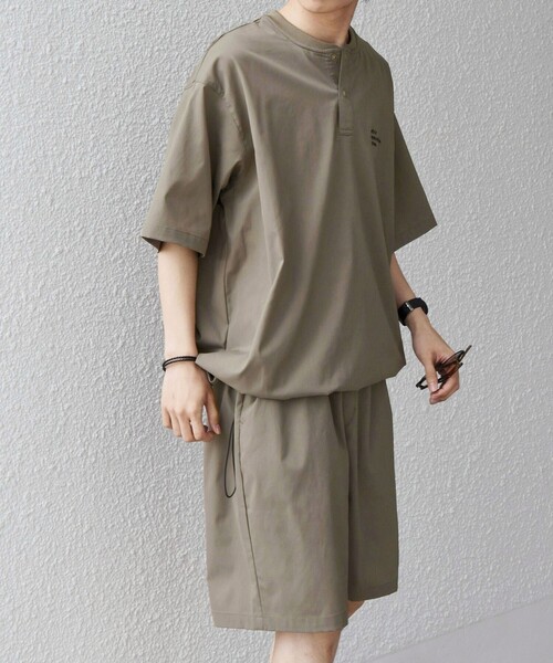SHIPS any（シップス エニィ）の「【WEB限定】SHIPS any:〈吸水速乾/UVカット〉ドライタッチ ヘンリーネック Tシャツ＋イージーショーツ＋パッカブルバッグ 3点セット◇（Tシャツ/カットソー・メンズ・ネイビー/ベージュ/ブラック・SMALL/LARGE/MEDIUM）」の6枚目の写真
