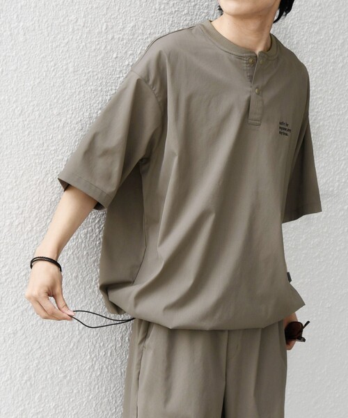 SHIPS any（シップス エニィ）の「【WEB限定】SHIPS any:〈吸水速乾/UVカット〉ドライタッチ ヘンリーネック Tシャツ＋イージーショーツ＋パッカブルバッグ 3点セット◇（Tシャツ/カットソー・メンズ・ネイビー/ベージュ/ブラック・SMALL/LARGE/MEDIUM）」の8枚目の写真