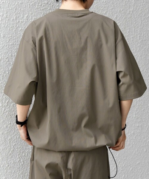 SHIPS any（シップス エニィ）の「【WEB限定】SHIPS any:〈吸水速乾/UVカット〉ドライタッチ ヘンリーネック Tシャツ＋イージーショーツ＋パッカブルバッグ 3点セット◇（Tシャツ/カットソー・メンズ・ネイビー/ベージュ/ブラック・SMALL/LARGE/MEDIUM）」の9枚目の写真