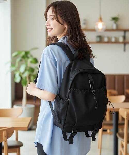 BY THE BAY（バイザベイ）の「【大容量・軽量】ギャザーデザインナイロンリュック/バックパック｜通勤通学 A4収納 きれいめカジュアル（バックパック/リュック・レディース・ブラック・FREE）」の3枚目の写真