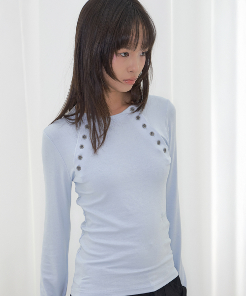 FANCY CLUB(ファンシークラブ)の「ムーブボタンロングスリーブ (スカイブルー) F26QB048(Tシャツ/カットソー・レディース・その他・ONE)」の1枚目の写真