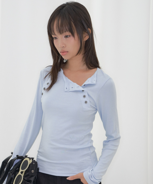 FANCY CLUB(ファンシークラブ)の「ムーブボタンロングスリーブ (スカイブルー) F26QB048(Tシャツ/カットソー・レディース・その他・ONE)」の2枚目の写真