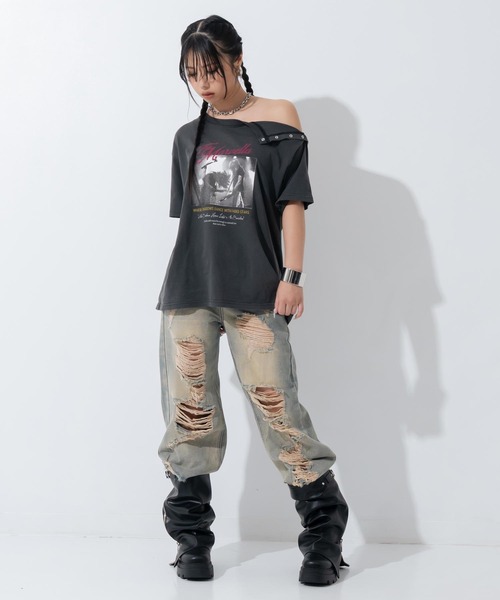 ANAP(アナップ)の「ピグメント加工 スナップボタン 2WAY オーバーサイズ Tシャツ(Tシャツ/カットソー・レディース・ベージュ系その他/ダークアッシュ・F)」の6枚目の写真