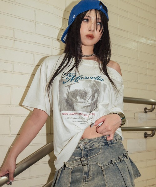 ANAP(アナップ)の「ピグメント加工 スナップボタン 2WAY オーバーサイズ Tシャツ(Tシャツ/カットソー・レディース・ベージュ系その他/ダークアッシュ・F)」の22枚目の写真