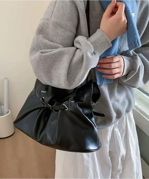 LA VORAGINE（ラ ヴォラジネ）の「韓国デザイン ギャザートートバッグ ショルダー＆クロス 2WAY（トートバッグ・レディース・BROWN/C/Black・FREE）」の5枚目の写真