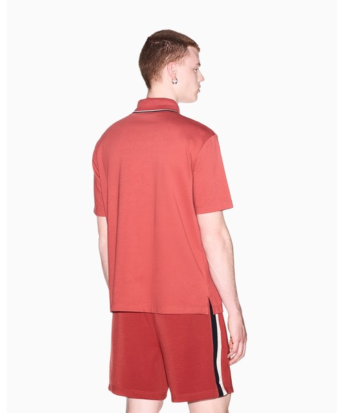 ARMANI EXCHANGE(アルマーニエクスチェンジ)の「【A|X アルマーニ エクスチェンジ】AXロゴ パイピングカラー レギュラーフィット 半袖ポロシャツ/REGULAR(ポロシャツ・メンズ・オフホワイト/レッド・LARGE/SMALL/MEDIUM/X-SMALL/X-LARGE)」の3枚目の写真