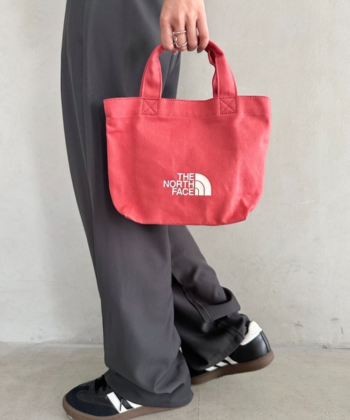 THE NORTH FACE（ザノースフェイス）の「THE NORTH FACE(ザ・ノースフェイス)/ミニキャンバストートバッグ サブバッグ ロゴプリント コットントート/TNF LOGO COTTON BAG S（トートバッグ・レディース・ターコイズブルー/ブラック/クリーム/オレンジ・FREE）」の4枚目の写真