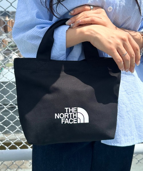 THE NORTH FACE（ザノースフェイス）の「THE NORTH FACE(ザ・ノースフェイス)/ミニキャンバストートバッグ サブバッグ ロゴプリント コットントート/TNF LOGO COTTON BAG S（トートバッグ・レディース・ターコイズブルー/ブラック/クリーム/オレンジ・FREE）」の8枚目の写真