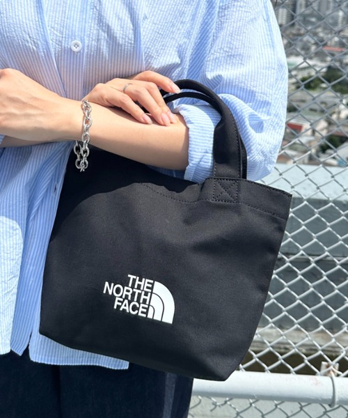 THE NORTH FACE（ザノースフェイス）の「THE NORTH FACE(ザ・ノースフェイス)/ミニキャンバストートバッグ サブバッグ ロゴプリント コットントート/TNF LOGO COTTON BAG S（トートバッグ・レディース・ターコイズブルー/ブラック/クリーム/オレンジ・FREE）」の7枚目の写真