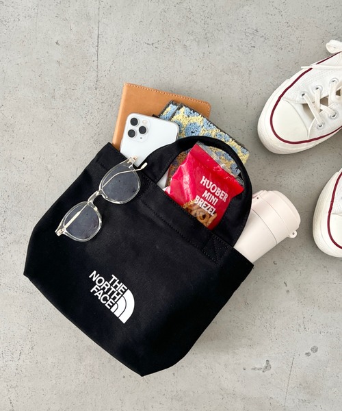 THE NORTH FACE（ザノースフェイス）の「THE NORTH FACE(ザ・ノースフェイス)/ミニキャンバストートバッグ サブバッグ ロゴプリント コットントート/TNF LOGO COTTON BAG S（トートバッグ・レディース・ターコイズブルー/ブラック/クリーム/オレンジ・FREE）」の5枚目の写真