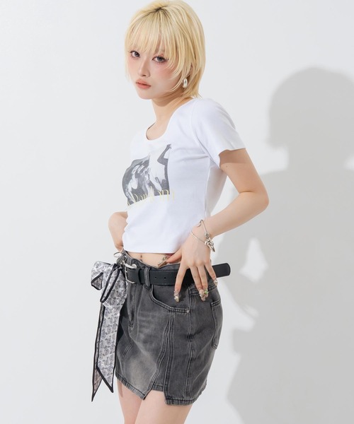 ANAP(アナップ)の「チェーンアシメベルト&スカーフ付デニムスカパン(スカート・レディース・ブルー/ブラック・M/S)」の9枚目の写真