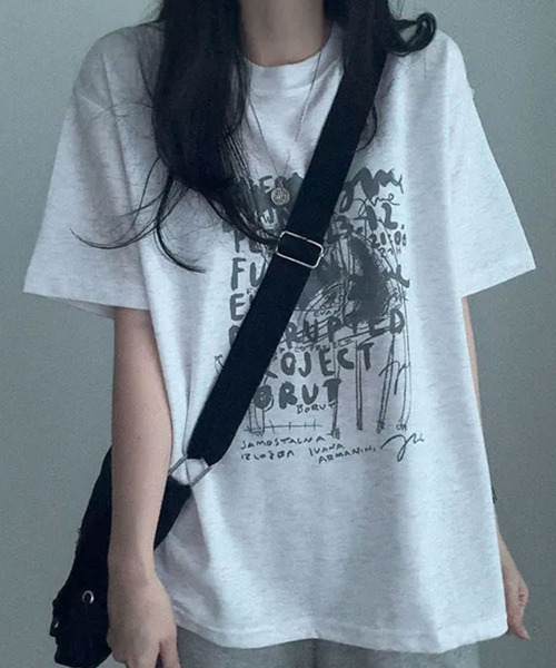 VIVID LADY(ビビッドレディー)の「フロントプリント 半袖Tシャツ(Tシャツ/カットソー・レディース・ライトグレー/ブラック/ネイビー・FREE)」の3枚目の写真