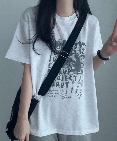 VIVID LADY(ビビッドレディー)の「フロントプリント 半袖Tシャツ(Tシャツ/カットソー・レディース・ライトグレー/ブラック/ネイビー・FREE)」の8枚目の写真