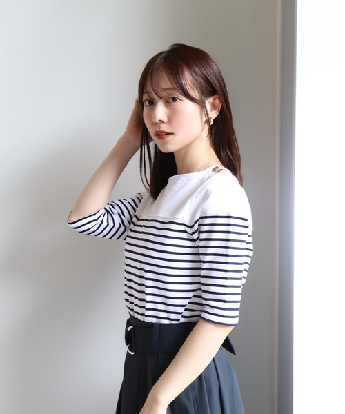 Sirin(シリン)の「ゴールドボタンボーダートップス(Tシャツ/カットソー・レディース・ホワイト系その他2/ホワイト系その他/ネイビー・FREE)」の2枚目の写真