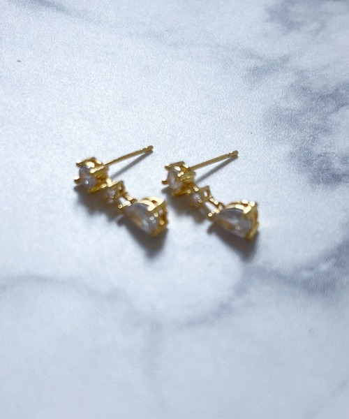 yu-ka(ユーカ)の「YU-KA:ペアドロップスタッドピアス Pair Drop Stud Earrings(ピアス(両耳用)・レディース・シルバー/ゴールド・FREE)」の7枚目の写真