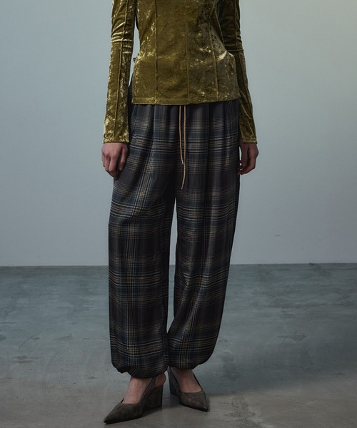 MAISON SPECIAL(メゾンスペシャル)の「Satin Check Easy Pants/サテンチェックイージーパンツ(その他パンツ・レディース・グリーン/ネイビー/ピンク・38/36)」の4枚目の写真