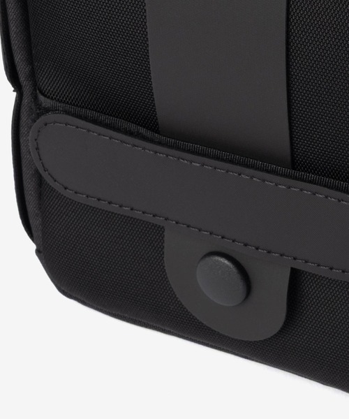 ALPAKA(アルパカ)の「ALPAKA / アルパカ Modular Sling V2 (Black Axogrid 300D) 2WAY 撥水 スリングバッグ / ポーチ(ショルダーバッグ・メンズ・ブラック・FREE)」の3枚目の写真