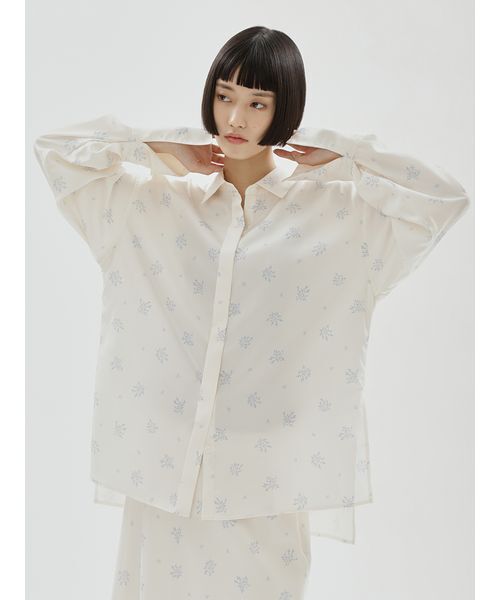 emmi(エミ)の「フラワープリントシャツ×スカーフセット【セットアップ対応】(シャツ/ブラウス・レディース・ネイビー/アイボリー・F)」の13枚目の写真