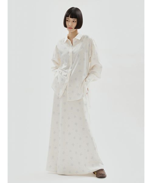 emmi(エミ)の「フラワープリントシャツ×スカーフセット【セットアップ対応】(シャツ/ブラウス・レディース・ネイビー/アイボリー・F)」の20枚目の写真