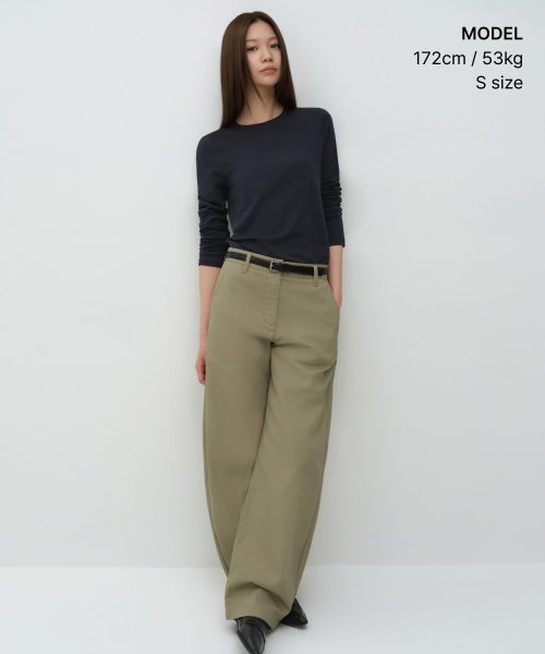 MUSINSA STANDARD WOMAN（ムシンサスタンダードウーマン）の「ウィメンズフレキシブルクルーネック長袖Tシャツ[ダークネイビー]（Tシャツ/カットソー・レディース・その他・SMALL/LARGE/MEDIUM/X-SMALL）」の2枚目の写真