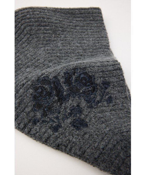 SLY(スライ)の「FLOWER EMBROIDERED KNIT SCARF フラワーエンブロイダリードニットスカーフ 秋服(ニットキャップ/ビーニー・レディース・ブラック/杢グレー・FREE)」の13枚目の写真