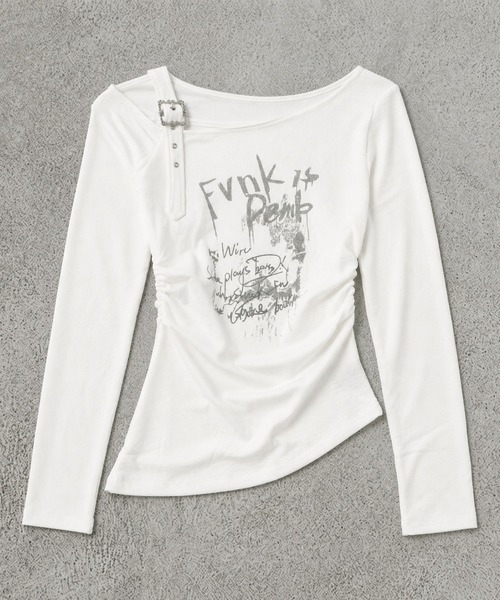SPINNS(スピンズ)の「長袖オフショルカットソー/肩ベルト/ストリート女子(Tシャツ/カットソー・レディース・チャコール/ホワイト/ブラック・ONESIZE)」の5枚目の写真