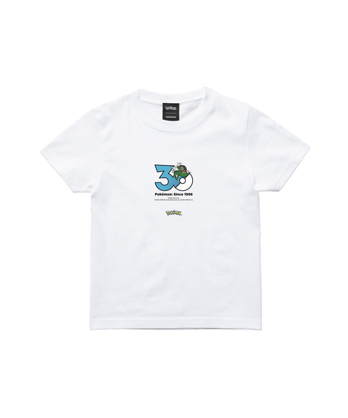 ZOZOSPOT(ゾゾスポット)の「Pokemon 30th Anniversary 1025 T-shirt 「バスラオ(あかすじのすがた)」(Tシャツ/カットソー・レディース・ホワイト・SMALL/MEDIUM/LARGE/X-LARGE/XX-LARGE/XXX-LARGE/100cm/110cm/120cm/130cm/140cm/150cm/160cm)」の2枚目の写真