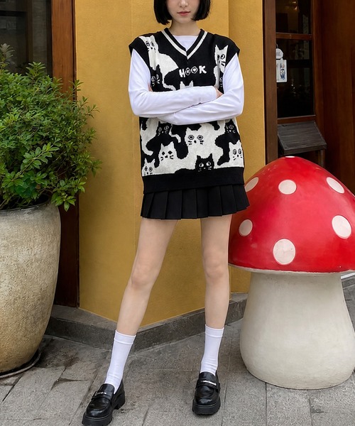 HOOK(フック)の「HOOK -original- 「猫何匹いる?」バイカラーニットベスト(ベスト・メンズ・ブラック/ベージュ・XL/M/L)」の10枚目の写真