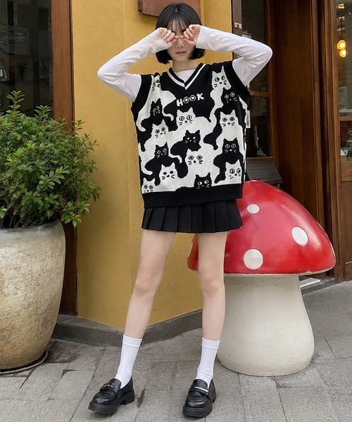HOOK(フック)の「HOOK -original- 「猫何匹いる?」バイカラーニットベスト(ベスト・メンズ・ブラック/ベージュ・XL/M/L)」の9枚目の写真