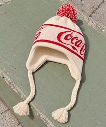 Coca Cola（コカコーラ）の「【Coca-Cola/コカ・コーラ】ニットキャップビーニー/イヤーフラップ/ロゴジャガード/ポンポン（ニットキャップ/ビーニー）」