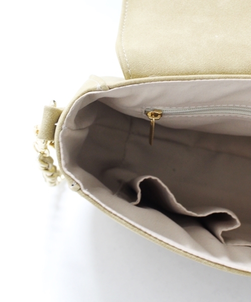 Chico（チコ）の「ビットフラップショルダー（ショルダーバッグ・レディース・ベージュ/ネイビー・FREE）」の3枚目の写真
