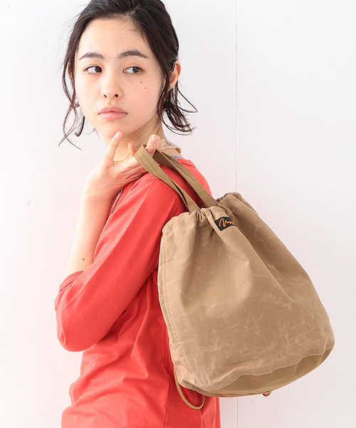 BEAMS BOY(ビームスボーイ)の「Napron / パラフィン PATIENTS BAG(トートバッグ・レディース・ベージュ/グリーン・ONE SIZE)」の2枚目の写真