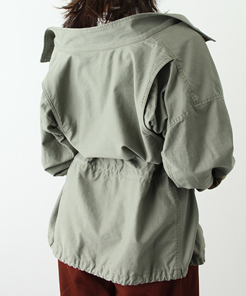 STUDIOUS（ステュディオス）の「【STUDIOUS】オーバーサイズミリタリーブルゾン（ミリタリージャケット・レディース・カーキ/ブラック・1）」の10枚目の写真