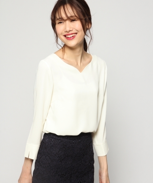 BLISS POINT（ブリスポイント）の「ハートネックブラウス / 786180（シャツ/ブラウス・レディース・ホワイト/ライトグレー/ネイビー/グリーン・LARGE/MEDIUM）」の2枚目の写真