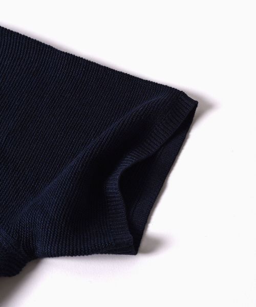 SHIPS（シップス）の「SC: SAFILIN リネン ニット Tシャツ□（Tシャツ/カットソー・メンズ・チャコールグレー/ネイビー/ブラウン/グレー/オリーブ/ブルー・LARGE/MEDIUM/SMALL/X-LARGE）」の9枚目の写真