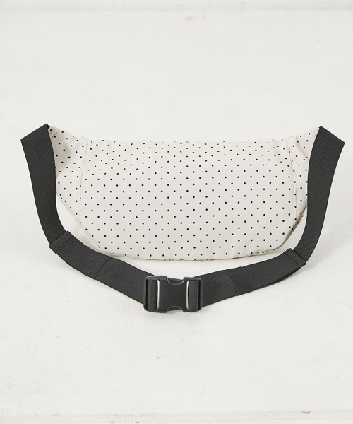 natural couture（ナチュラルクチュール）の「アソートボディバッグ（ボディバッグ/ウエストポーチ・レディース・アイボリー/オフホワイト/ブラック/ピンク・FREE）」の6枚目の写真