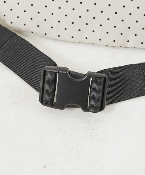 natural couture（ナチュラルクチュール）の「アソートボディバッグ（ボディバッグ/ウエストポーチ・レディース・アイボリー/オフホワイト/ブラック/ピンク・FREE）」の7枚目の写真