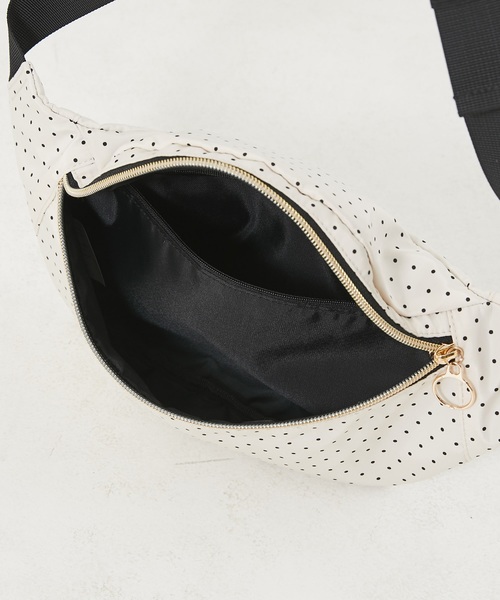 natural couture（ナチュラルクチュール）の「アソートボディバッグ（ボディバッグ/ウエストポーチ・レディース・アイボリー/オフホワイト/ブラック/ピンク・FREE）」の9枚目の写真