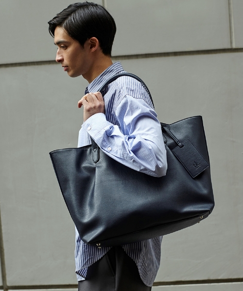 tk.TAKEO KIKUCHI(ティーケータケオキクチ)の「【WEB限定】レザー調トートバッグ(トートバッグ・メンズ・ブラック/ダークブラウン/ネイビー/グレー・00)」の11枚目の写真