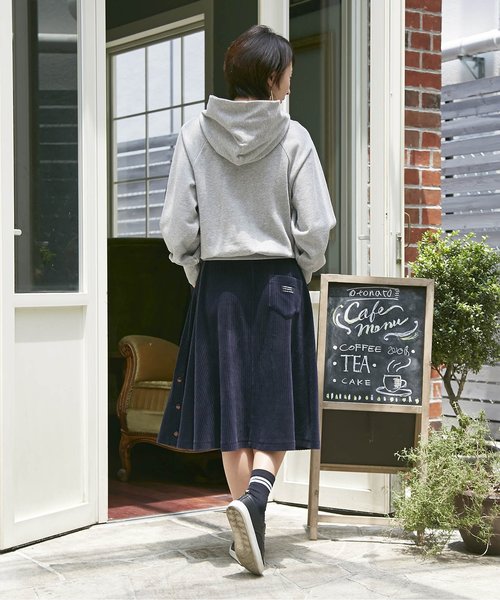 Otonato(オトナト)の「サイド釦ボリュームスカート(ママ)(スカート・レディース・ネイビー/エンジ・MEDIUM)」の4枚目の写真